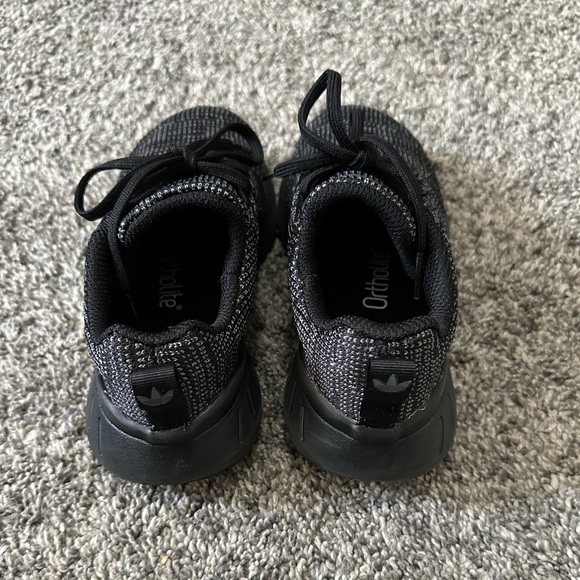 Kids adidas - Picture 3 of 4